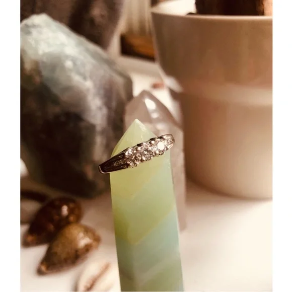 REAL Diamonds and 14 Karat White Gold Ring - Picture 6 of 15